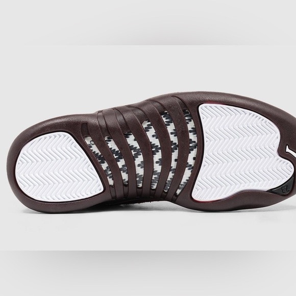 Size 13W/11.5M Jordan 12 Retro SP A Ma Maniére Black (Women's) DV6989-001 (2023) - Picture 10 of 11